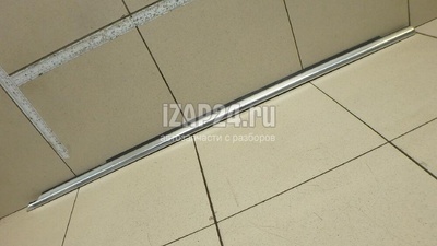 2216903380 Накладка стекла переднего левого Mercedes Benz W221 (2005 - 2013)