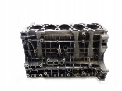 8642831 blok голый двигателя 2.4 d s80 v70 s60 xc90 xc70 d5