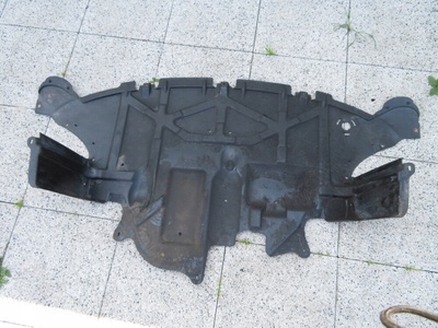 8Z0825235F крышка под двигатель audi a2 8z 8z0825235e