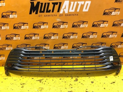 5310233160 Решетка в бампер Перед. Toyota Camry 70 2017-2020