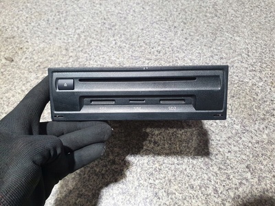 81A035192 считыватель навигации mmi sd audi a1 a3 q3 a