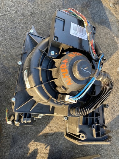 27200BN879 nissan almera n16 04 год вентилятор вентилятора европа