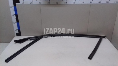 51337066613 Уплотнитель стекла двери BMW 1-серия E87/E81 (2004 - 2011)