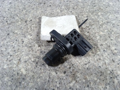 RF7J18230 Датчик распредвала 2.0CiTD , DENSO. Mazda 5 CR 2007