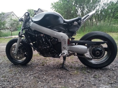 Triumph спринт 955i st naked streetfighter