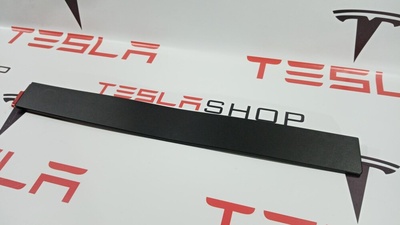 103512200E молдинг двери задней правой Tesla Model X 2021 1035122-00-E