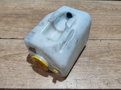 9114661 бачок омывателя Opel Corsa C 2003