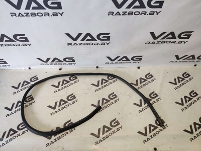 4F0823731 Уплотнитель капота Audi A6 C6 (S6,RS6) 2006