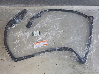 LR034097 range rover спорт уплотнитель на дверь задняя lr043856