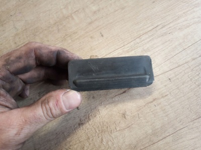 8D0827566A микровыключатель ручка люка audi a4 b5 fl универсал