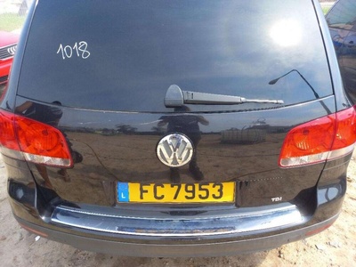 Фонарь крышки багажника правый Volkswagen Touareg 1 2004