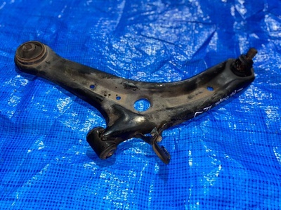 D65134350 рычаг MAZDA DEMIO DE3FS