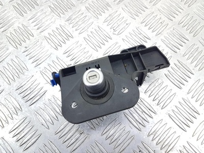 13168316 Кнопка открытия багажника Opel Corsa C 2003