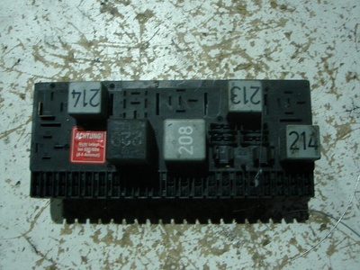 443941822B Блок предохранителей Audi 80 B4/8C 1996