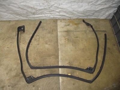 4H0839717B Уплотнитель Audi A8 D4/4H 2011 ,4H0839718B