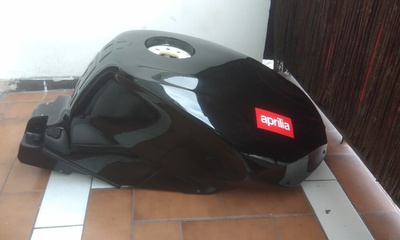Aprilia rsv 1000 r , tuono бачёк топлива