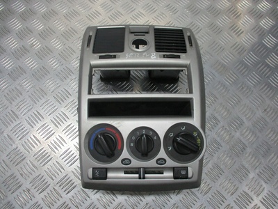 Центральная консоль хендай гетц. Центральная консоль хендай гетц. Консоль хендай гетц. Центральная консоль хендай ш1. Накладка центральной консоли хендай гетц.