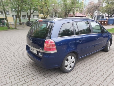 Opel zafira b 2006 год