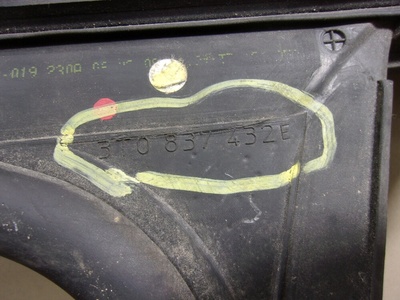 3T0837432E Направляющая стекла двери Skoda Superb 2008-2015