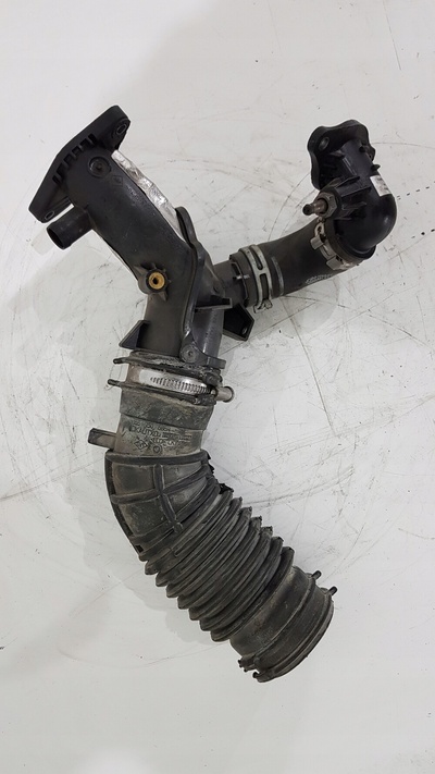 165750686R трубки впуска воздушный renault 1.5 dci