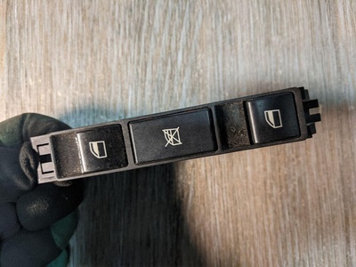 838151861318381568 блок управления стеклоподъемниками передней левой BMW 3 серия 2000