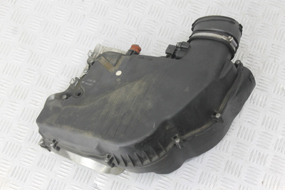 7577466 Корпус воздушного фильтра правый BMW 7 F01/F02 2012 ,1371