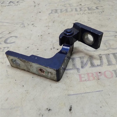 7L0831402A петля двери VW Touareg 2002-2010