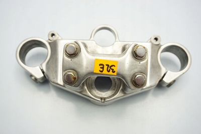 Honda hornet 600 pc34 полка верхняя