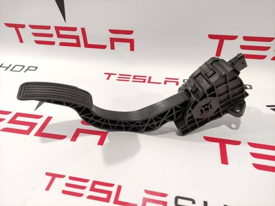 1011298 Педаль Tesla Model Y 2020 ,J2022C-0262-AB-1010918
