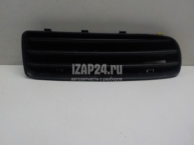 1U0807368B01C Решетка в бампер правая VAG Octavia (A4 1U-) (2000 - 2011)