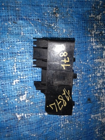 7182471L00 крепление бампера SUZUKI SWIFT ZC72S 71824-71L00