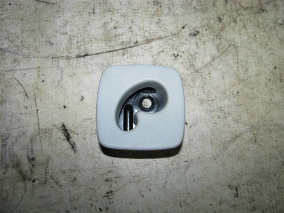 5N0861706A крючок для одежды VW Tiguan 2007-2011 2009