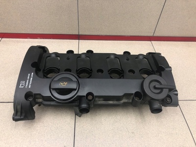 06D103469E крышка клапонов audi a4 b6 2.0fsi