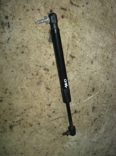 4f5827552 амортизатор крышки багажника Audi A6 (C6 4F) 2004-2011 2010