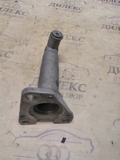 4B0807134C кронштейн усилителя переднего бампера Audi A6 (C5) 1997-2004