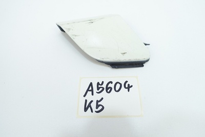 A1768853022 заглушка крюка бампера передняя мерседес а w176 рестайлинг