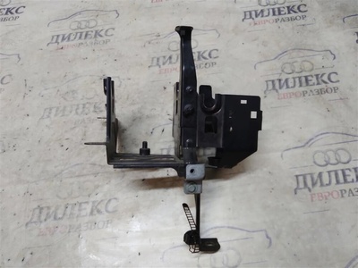 4b0614119a кронштейн Audi A6 (C5) 1997-2004 2002