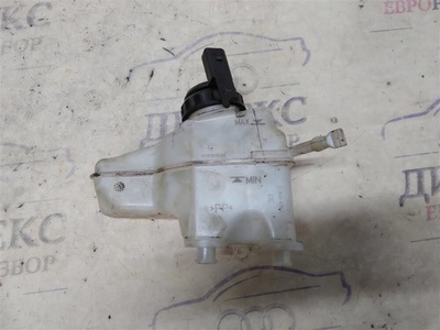 1K2611301C бачок главного тормозного цилиндра VW Golf VI 2009-2012 2012