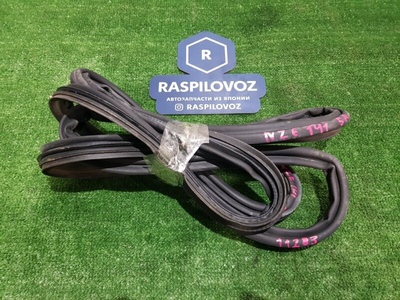 6788113260 уплотнитель багажника Toyota Corolla Fielder NZE141 2009.01 67881-13260