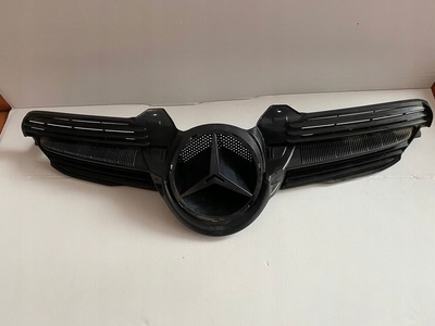 A1718880060 решетка радиатора мерседес slk r171