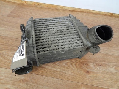 1J0145805D audi a3 1.9 tdi интеркулер
