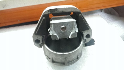 4G0199381LG лапа подушка двигателя audi a6 c7 a7