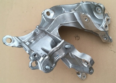 80A399295R audi q5 80a крепление крепление рычага