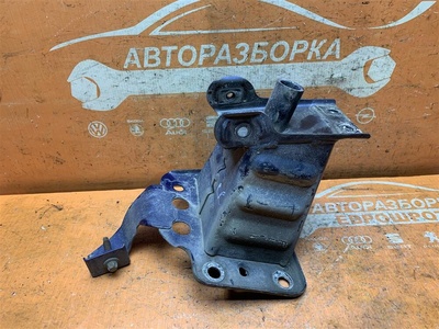 1405035 кронштейн усилителя переднего бампера Opel Vectra C (2002-2009)