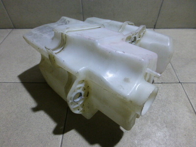 9178881 Бачок омывателя лобового стекла Volvo XC70