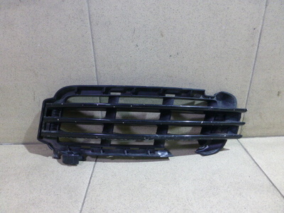 LR044732 Решетка в бампер правая Land Rover Range Rover 4