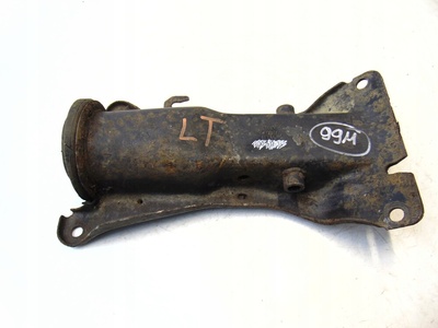 8D0512341 audi a4 b5 крепление амортизатора rs2 80