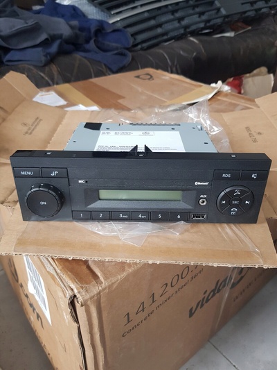 A0014461962 мерседес axor atego радио 24v usb bluetooth bosch