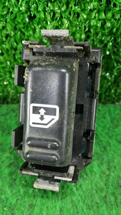 кнопка стеклоподъемника задней левой GMC Yukon GMT800 2003
