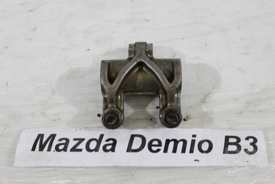 B3C712150 Коромысло клапана Mazda Demio DW3W 2000